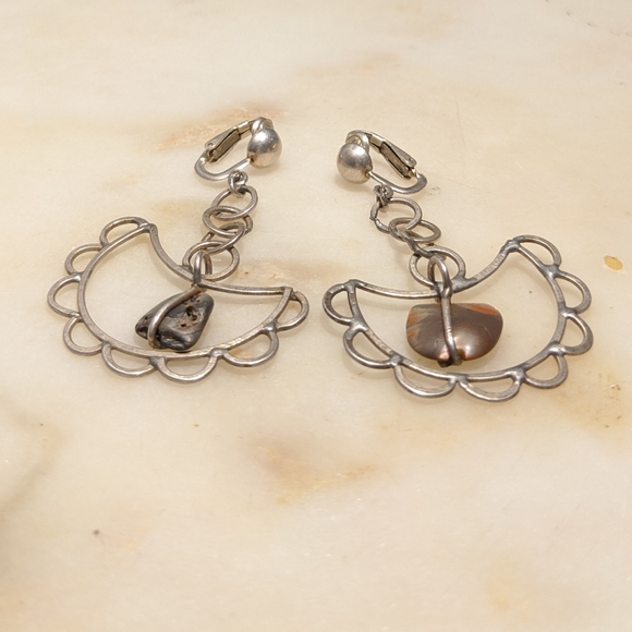 Sterling Silver Dangling Mother of pearl earrings - Picture 3 of 3